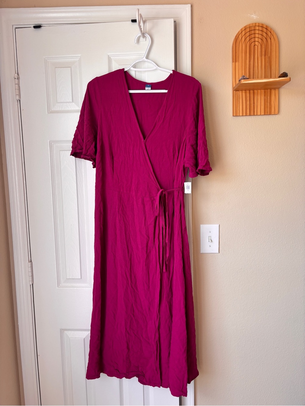 Women's Wrap Midi Dress in Fuchsia - Unbranded